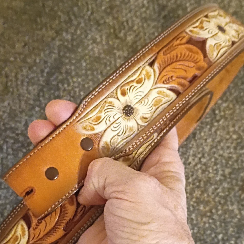 Justin boot embossed Tooled  Western Leather Belt Size 40 Tan Brown Cream Colors